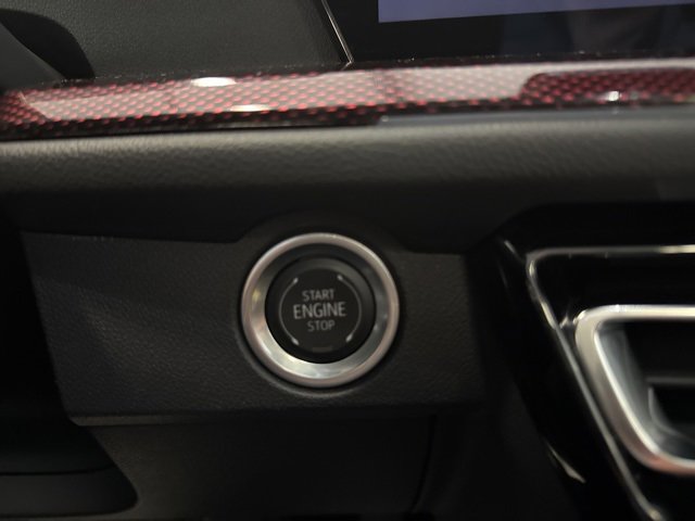 Used 2024 Chevrolet Traverse RS image 25