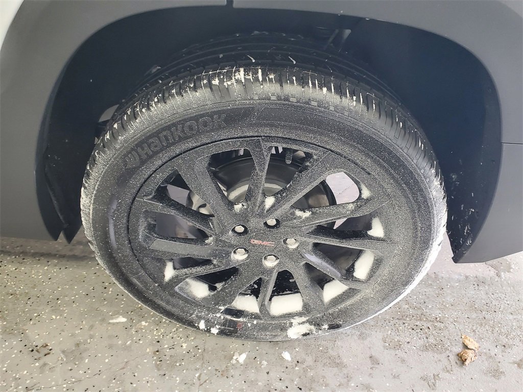 Used 2023 GMC Terrain SLT w/ Elevation Edition image 32