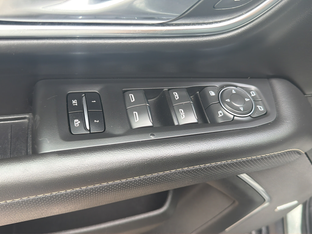 Used 2023 Chevrolet Suburban Premier RWD image 18