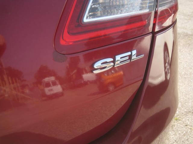 Used 2014 Ford Taurus SEL w/ Equipment Group 201A image 10