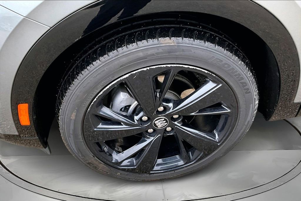 Used 2024 Buick Envision Sport Touring image 28