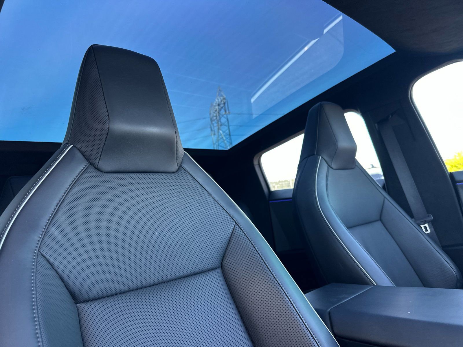 Used 2024 Tesla Cybertruck AWD Crew Cab image 15