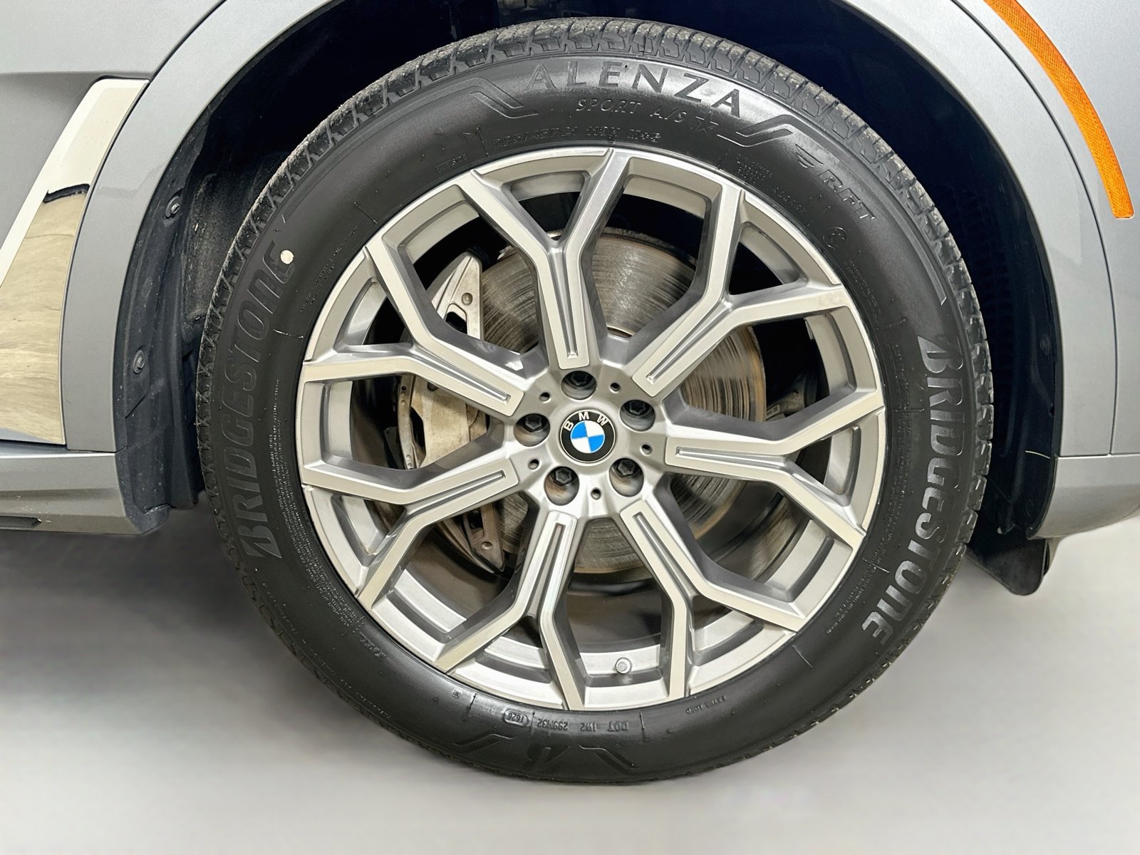 Used 2024 BMW X7 xDrive40i w/ Premium Package AWD/4WD image 10