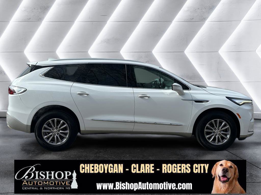 Used 2023 Buick Enclave Essence w/ LPO, Floor Liner Package AWD/4WD image 19