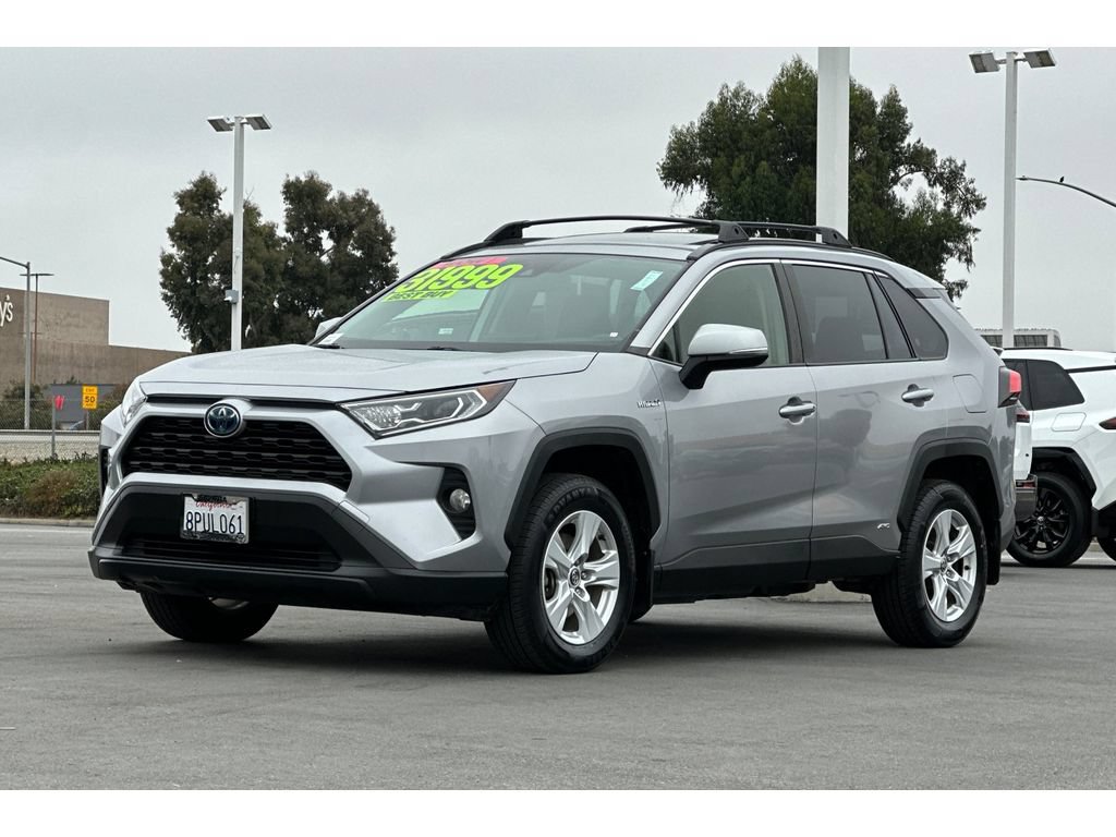 Certified 2020 Toyota RAV4 XLE w/ Convenience Package AWD/4WD image 8