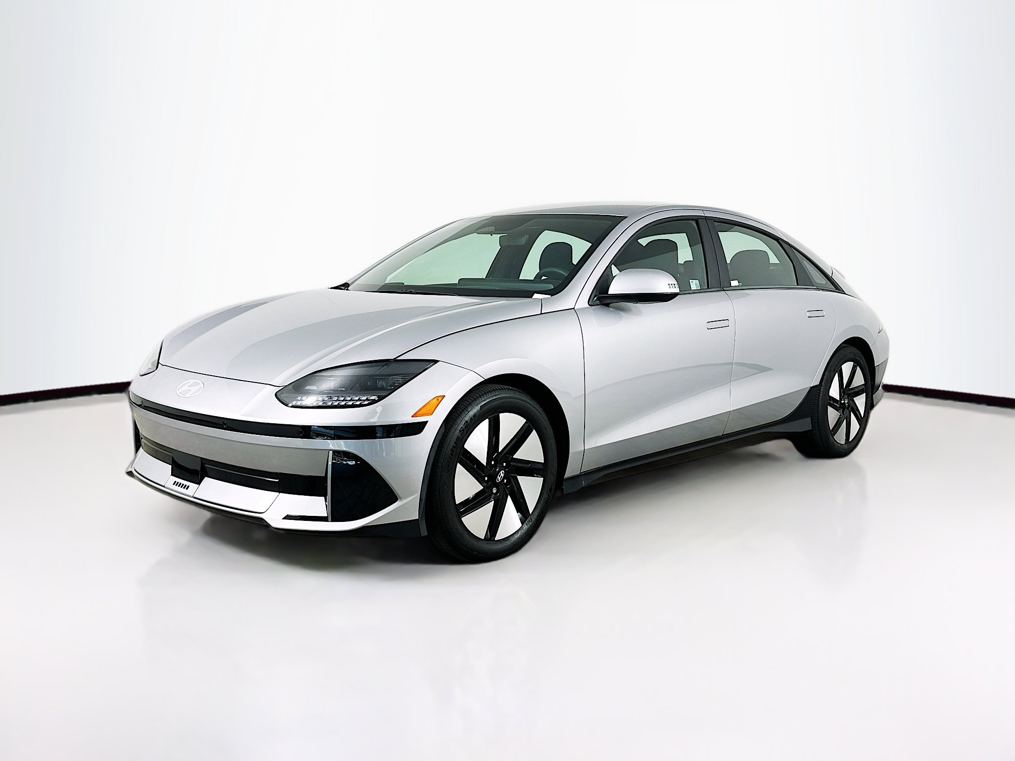 Used 2024 Hyundai Ioniq 6 SE RWD image 3