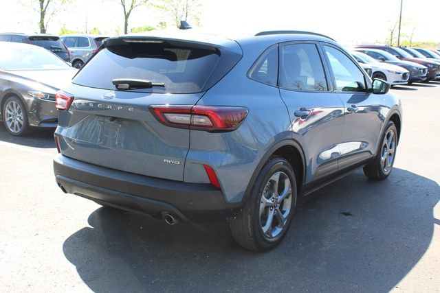 Used 2025 Ford Escape ST-Line w/ Tech Pack #1 AWD/4WD image 3