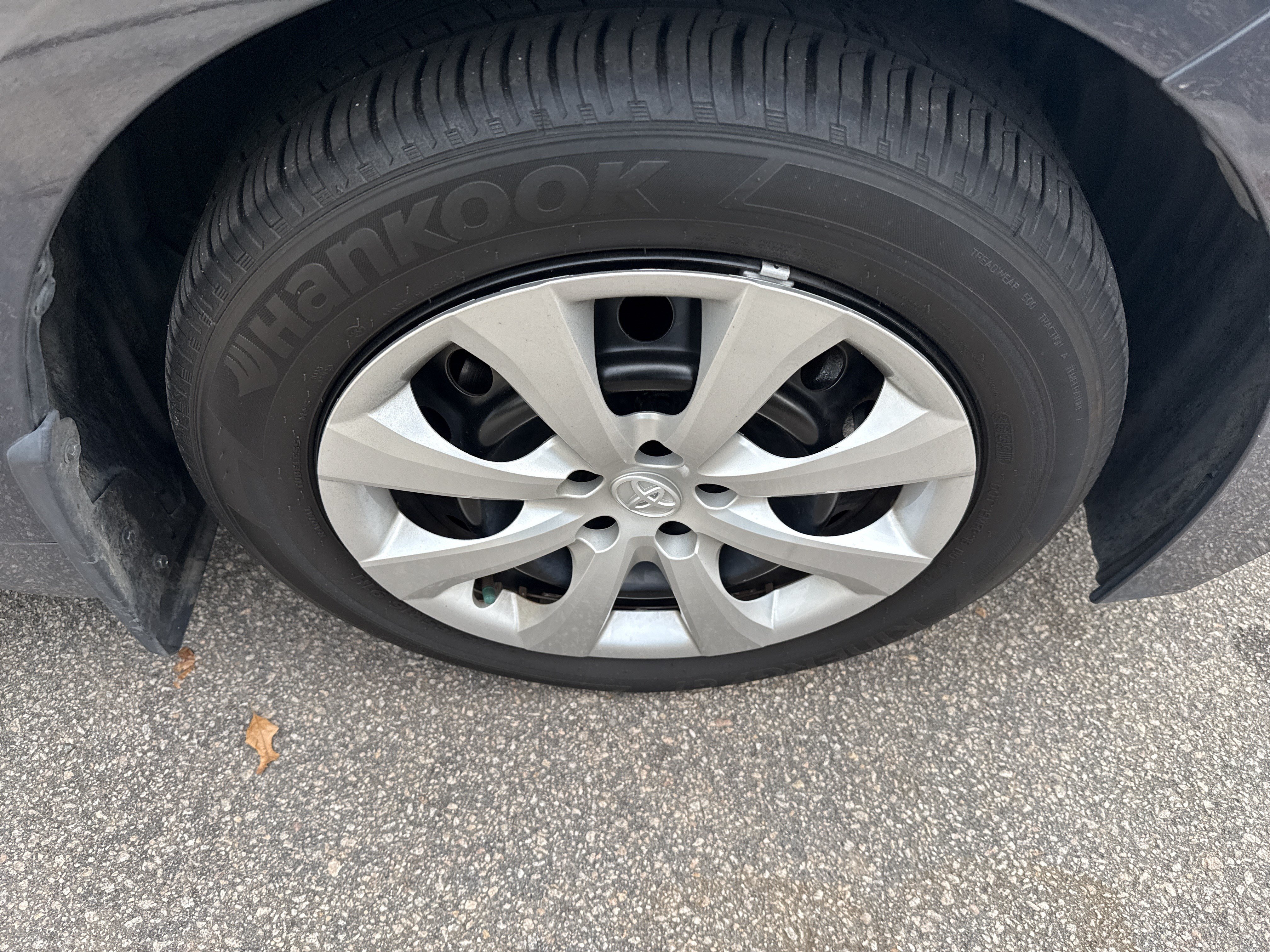 Used 2025 Toyota Corolla LE FWD image 44