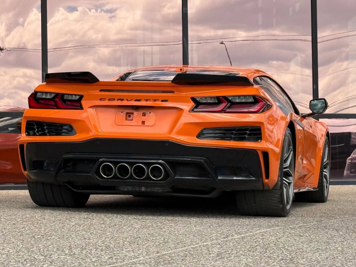 Used 2023 Chevrolet Corvette Z06 RWD image 13