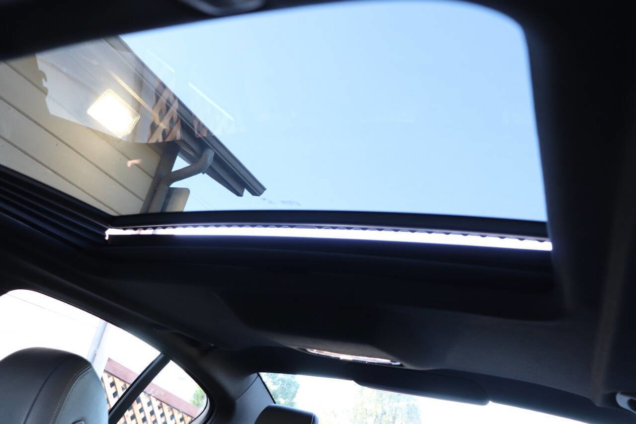 Used 2019 BMW 530i w/ Convenience Package image 37