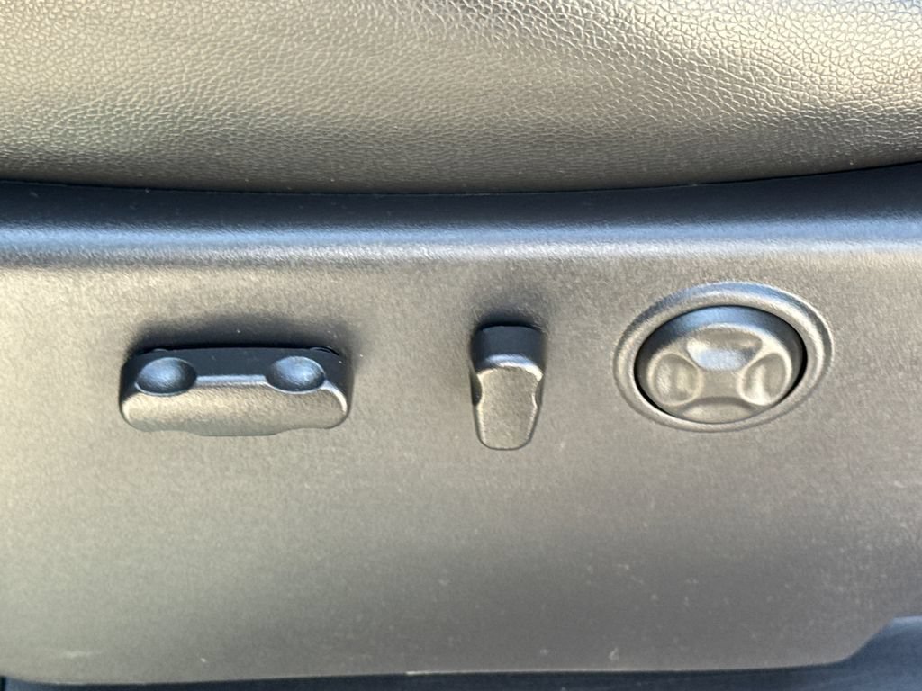 Used 2014 Chevrolet Silverado 2500 LTZ w/ LTZ Plus Package AWD/4WD image 22