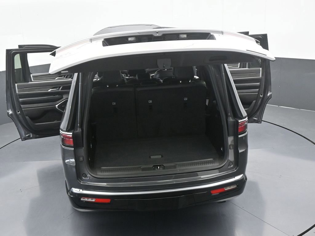 Used 2022 Jeep Wagoneer Series II image 70