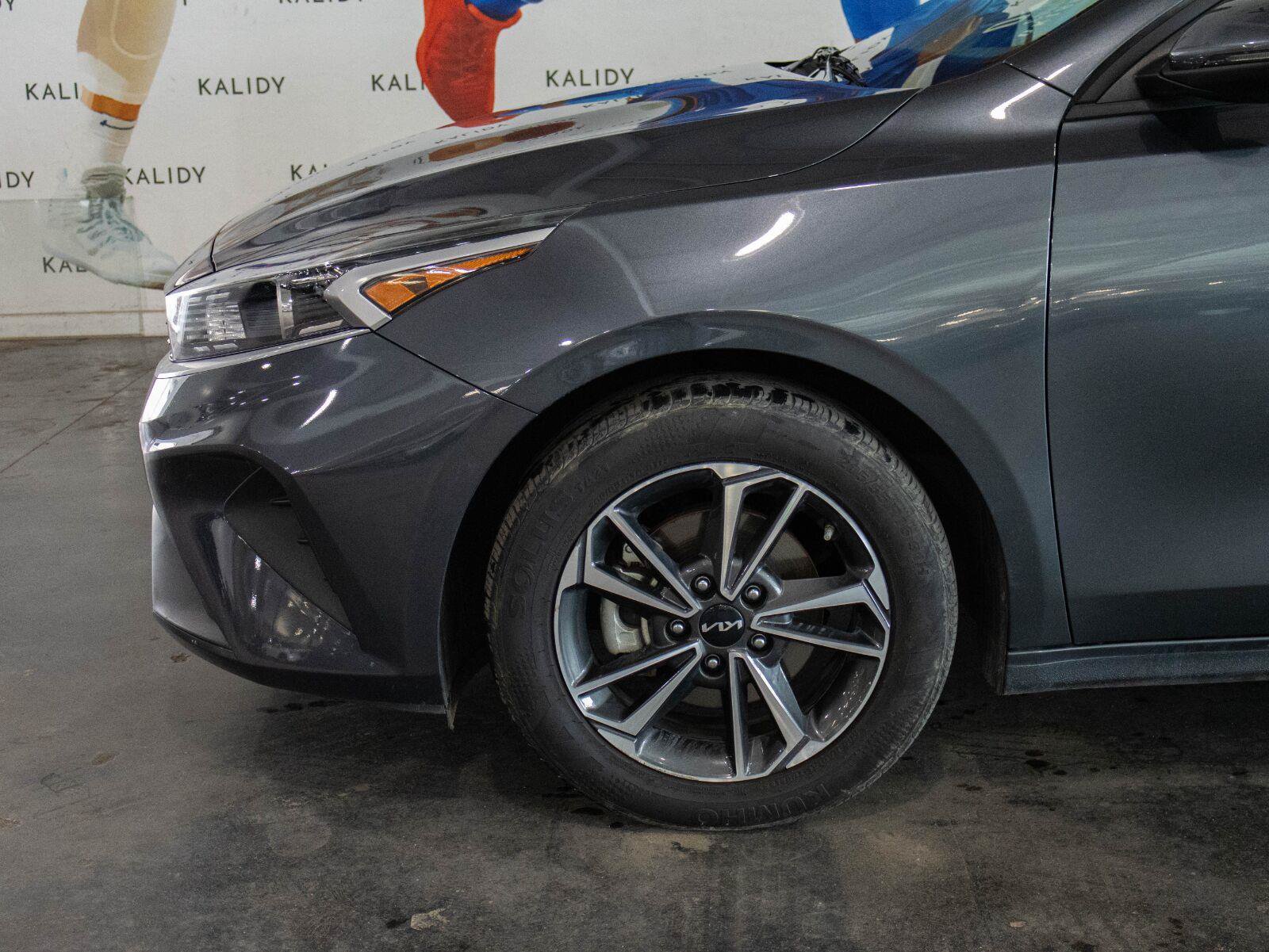 Used 2024 Kia Forte LXS w/ LXS Technology Package FWD image 15