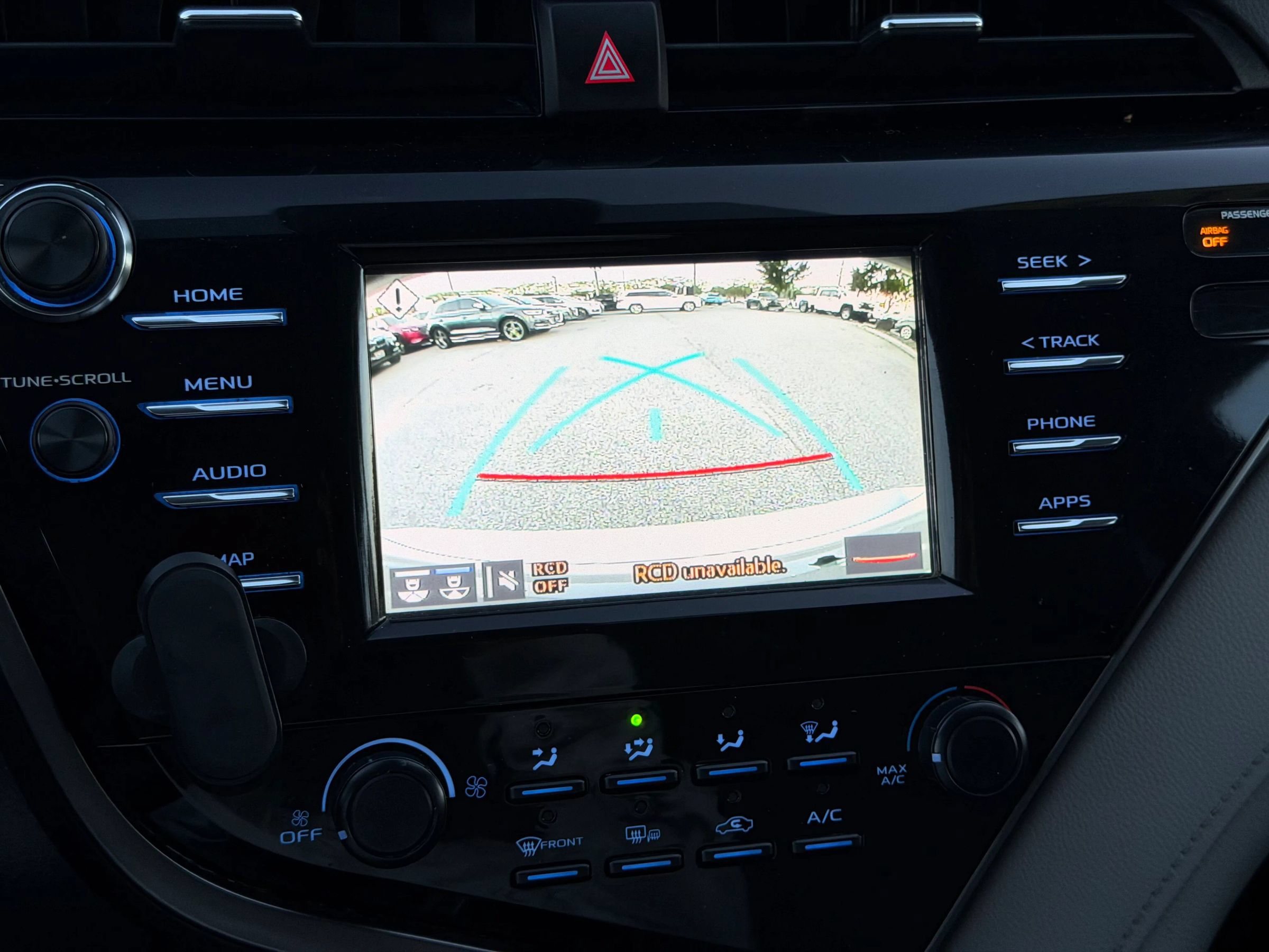 Used 2019 Toyota Camry LE FWD image 26
