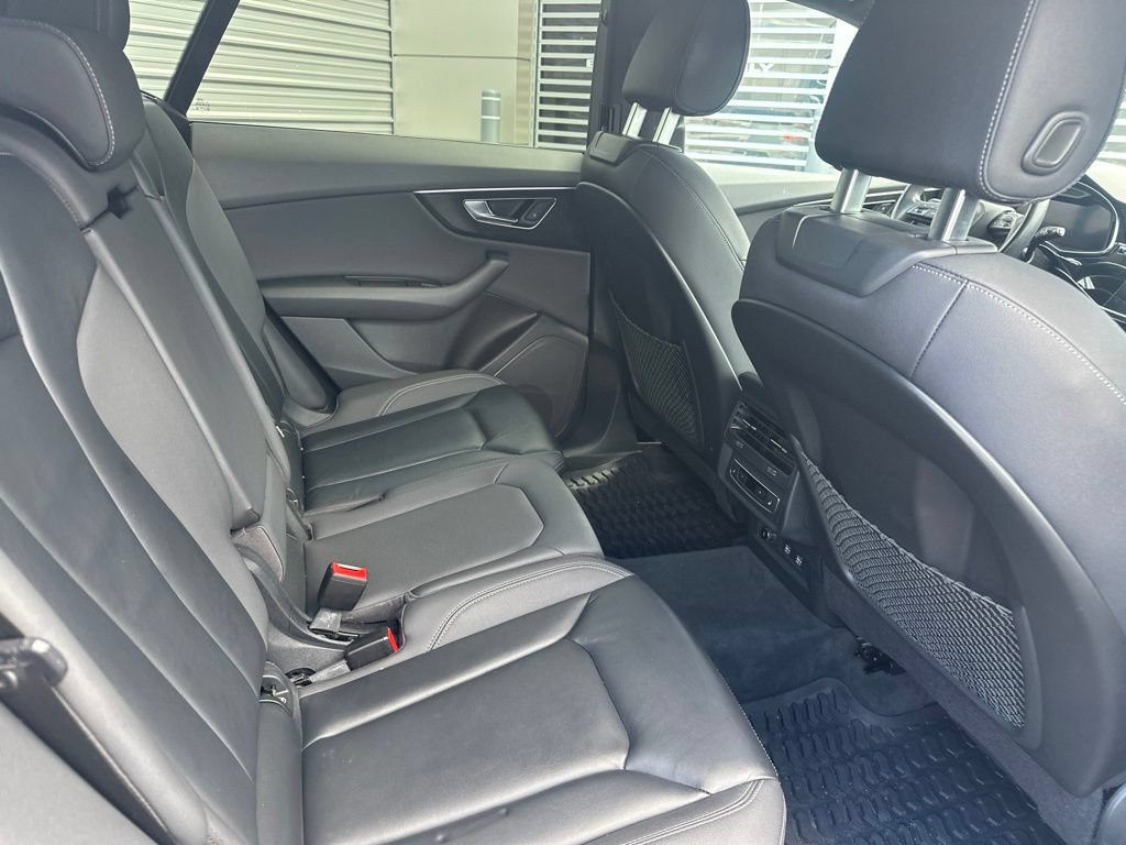 Used 2019 Audi Q8 Premium w/ Convenience Package AWD/4WD image 10