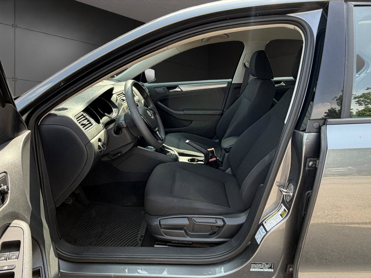 Used 2016 Volkswagen Jetta SE FWD image 9
