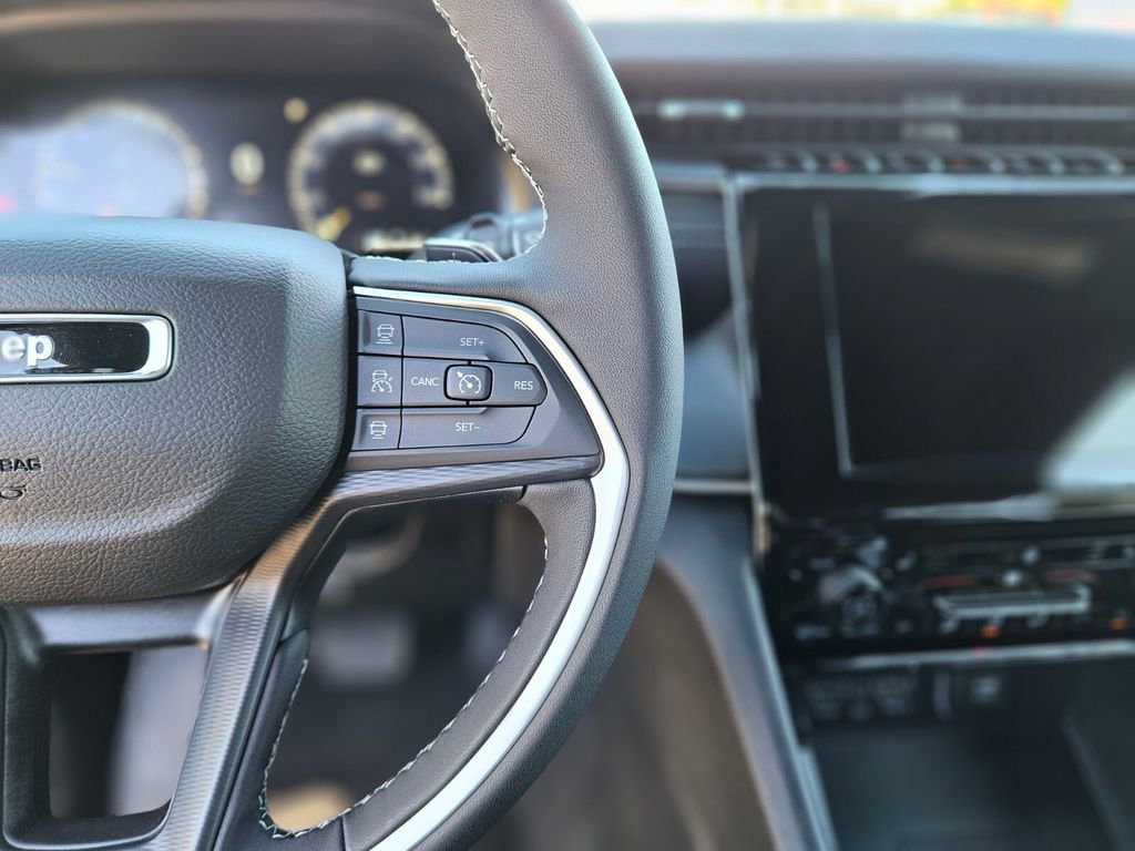 New 2025 Jeep Grand Cherokee Laredo X w/ Luxury Tech Group I image 27