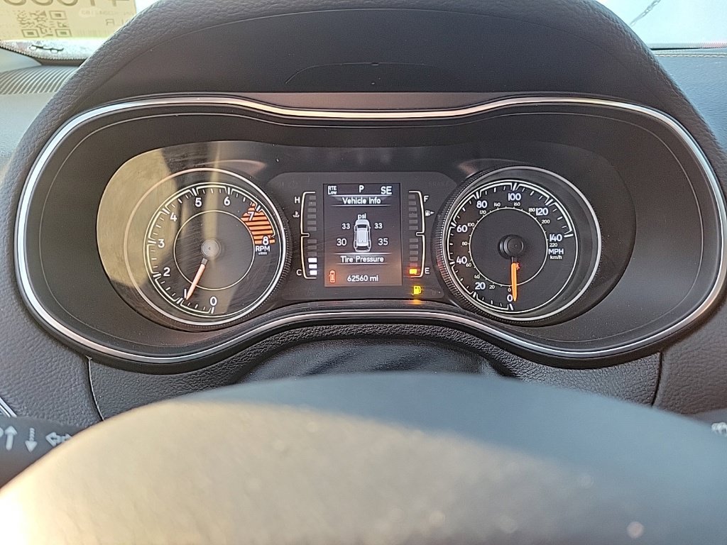 Used 2019 Jeep Cherokee Latitude Plus w/ Cold Weather Group AWD/4WD image 11
