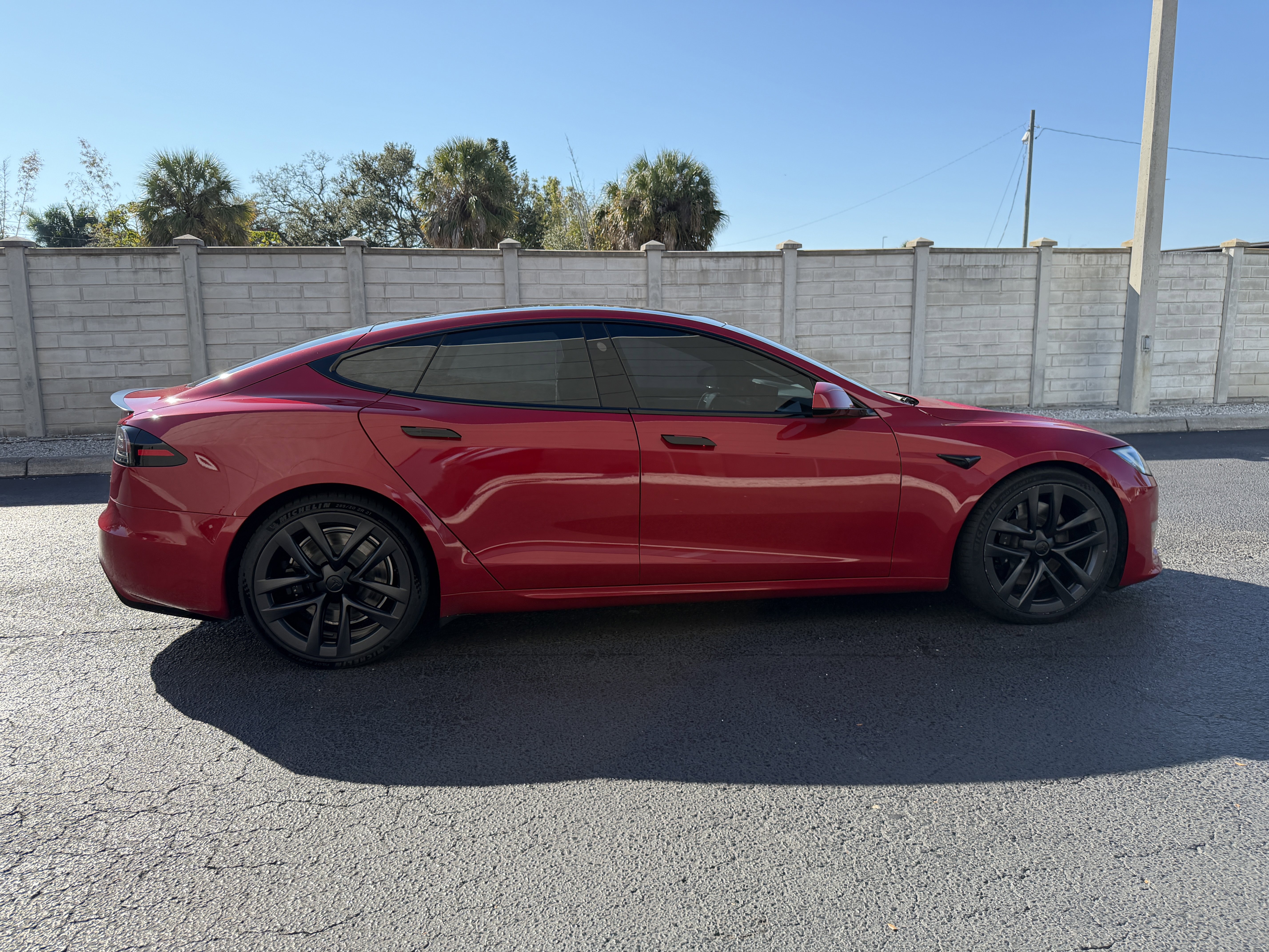 Used 2022 Tesla Model S Plaid image 6