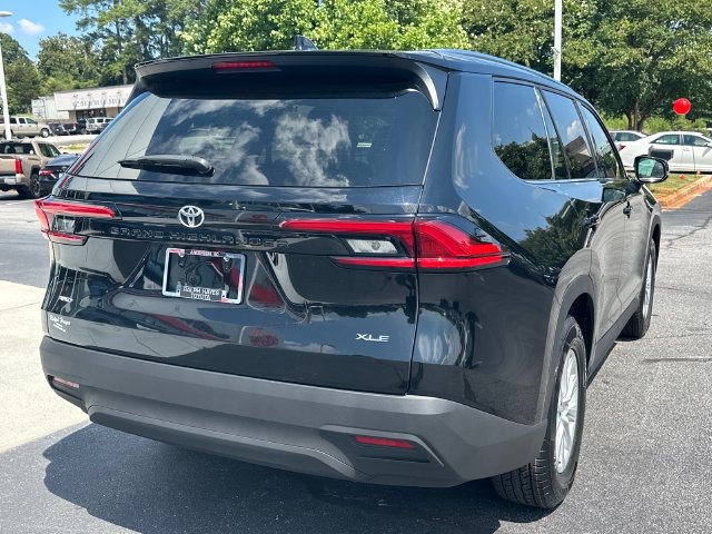 Used 2024 Toyota Grand Highlander AWD image 3