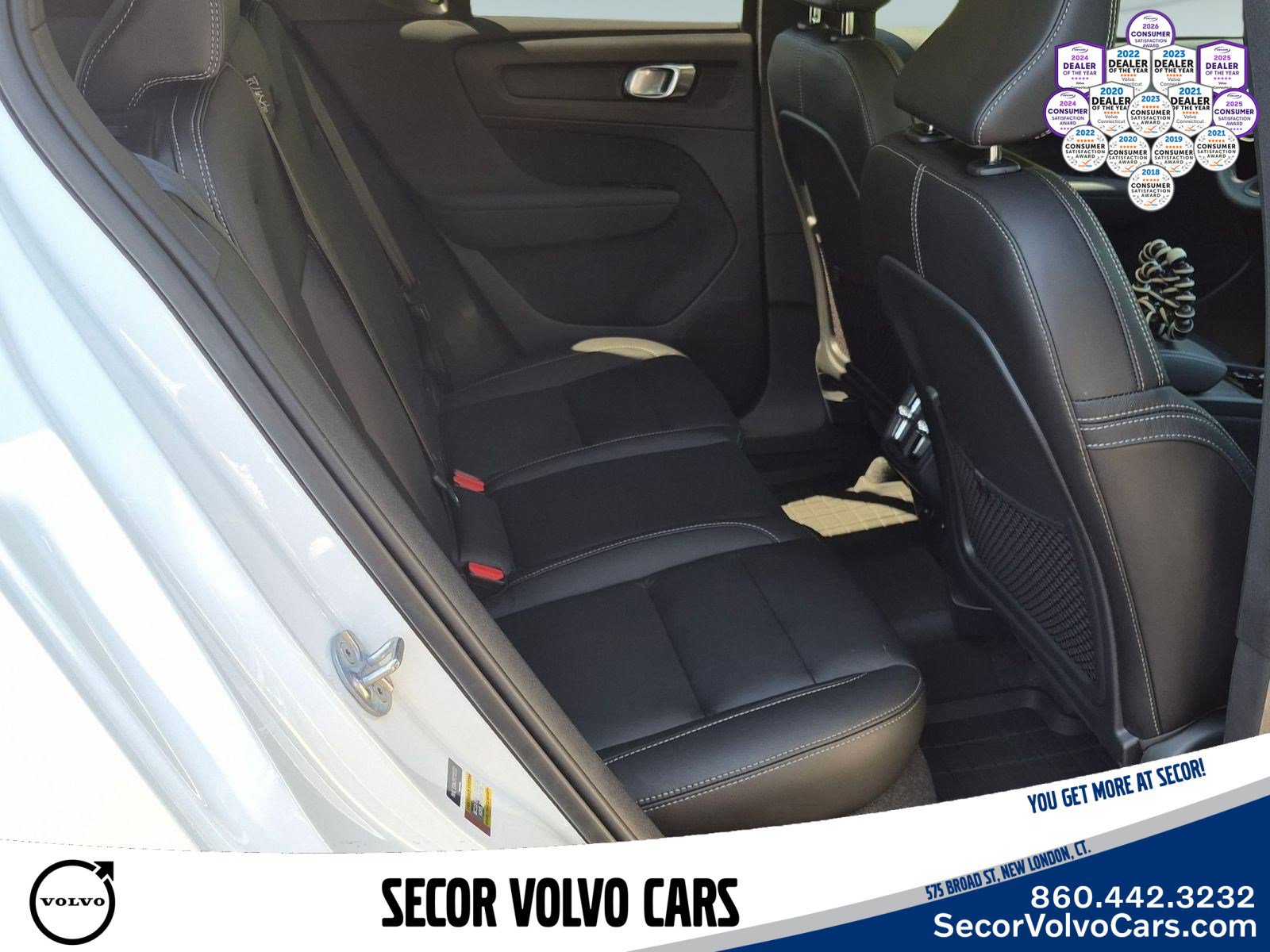 Certified 2023 Volvo XC40 B5 Plus w/ Protection Package Premier AWD/4WD image 26