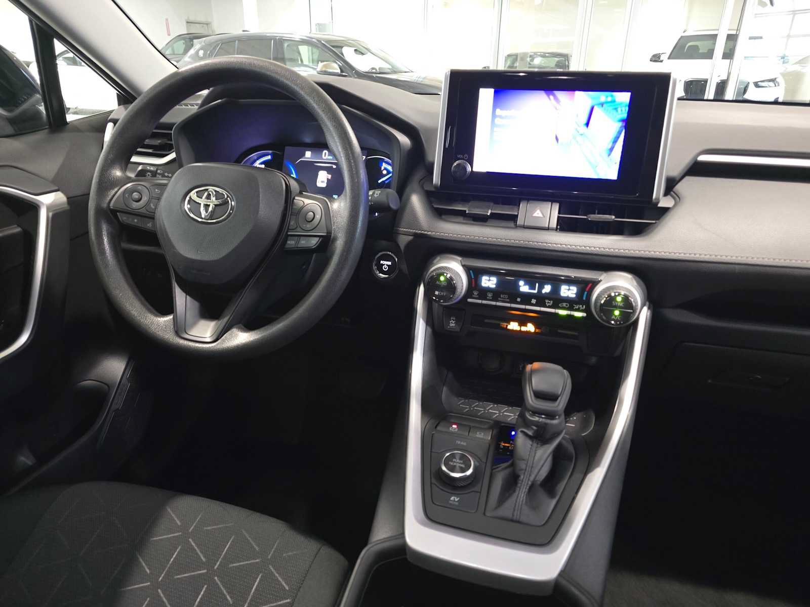 Used 2025 Toyota RAV4 XLE AWD/4WD image 11