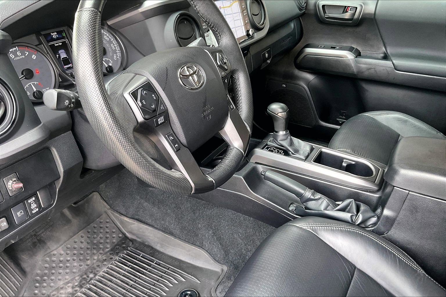 Used 2022 Toyota Tacoma TRD Off-Road image 14