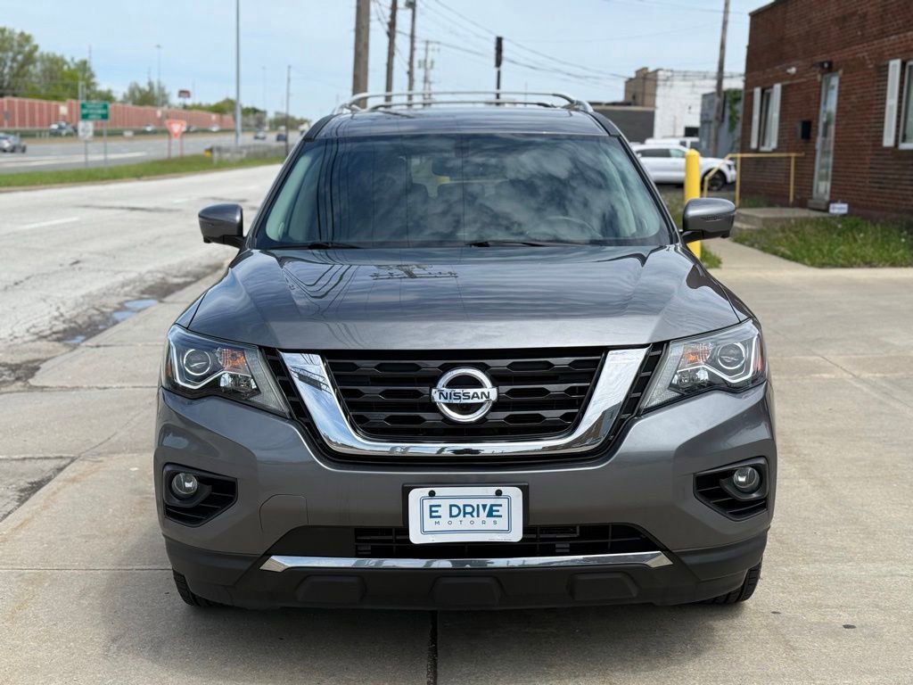 Used 2019 Nissan Pathfinder Platinum AWD/4WD image 2