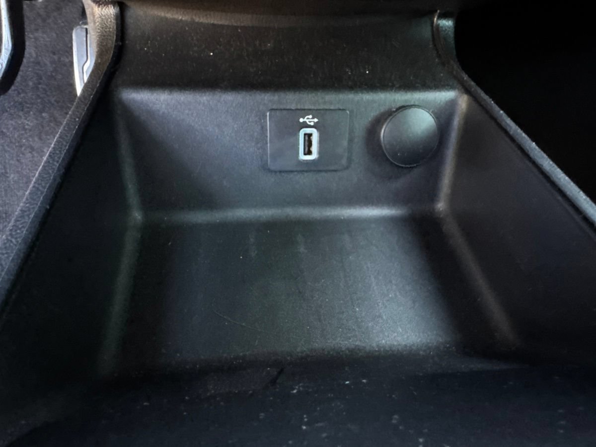 Used 2017 Ford Fusion Titanium AWD/4WD image 28