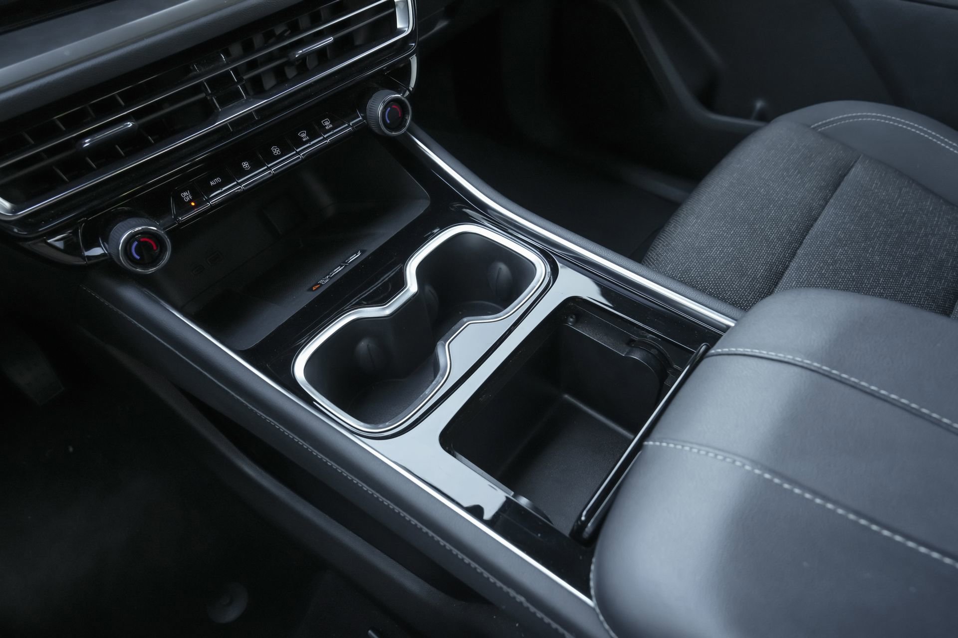 Used 2024 Chevrolet Traverse LT image 22