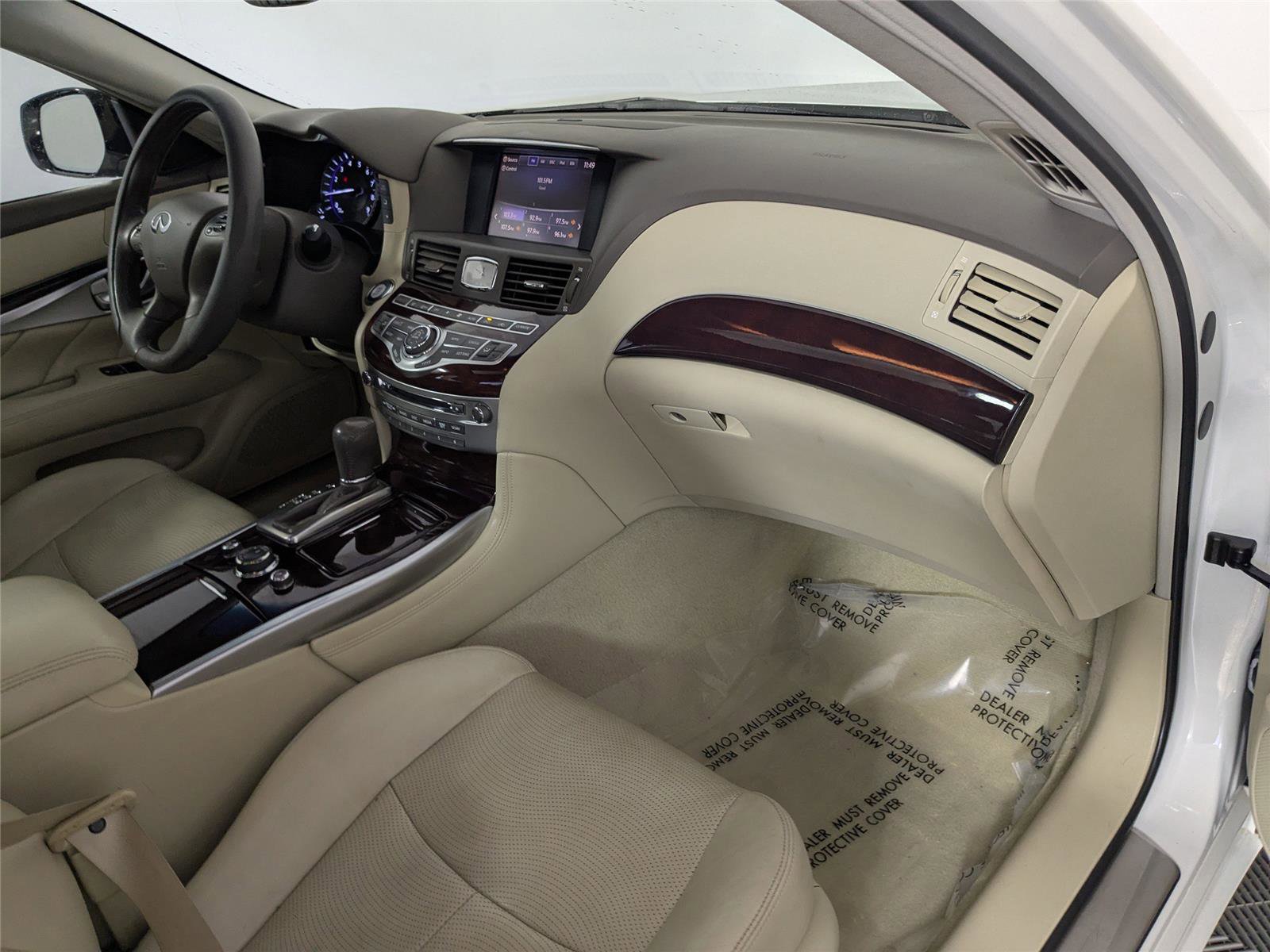 Used 2019 INFINITI Q70 L 3.7 image 29