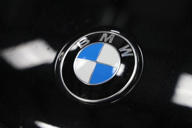 Used 2017 BMW 740i xDrive AWD/4WD image 4