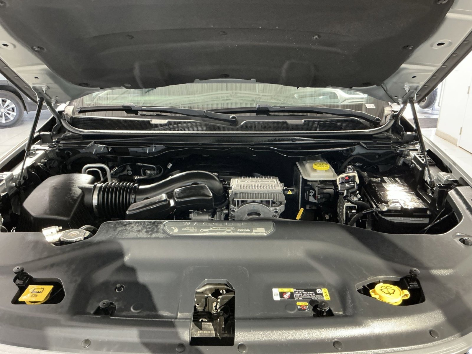 Used 2022 Jeep Wagoneer Series III w/ Premium Group I image 36