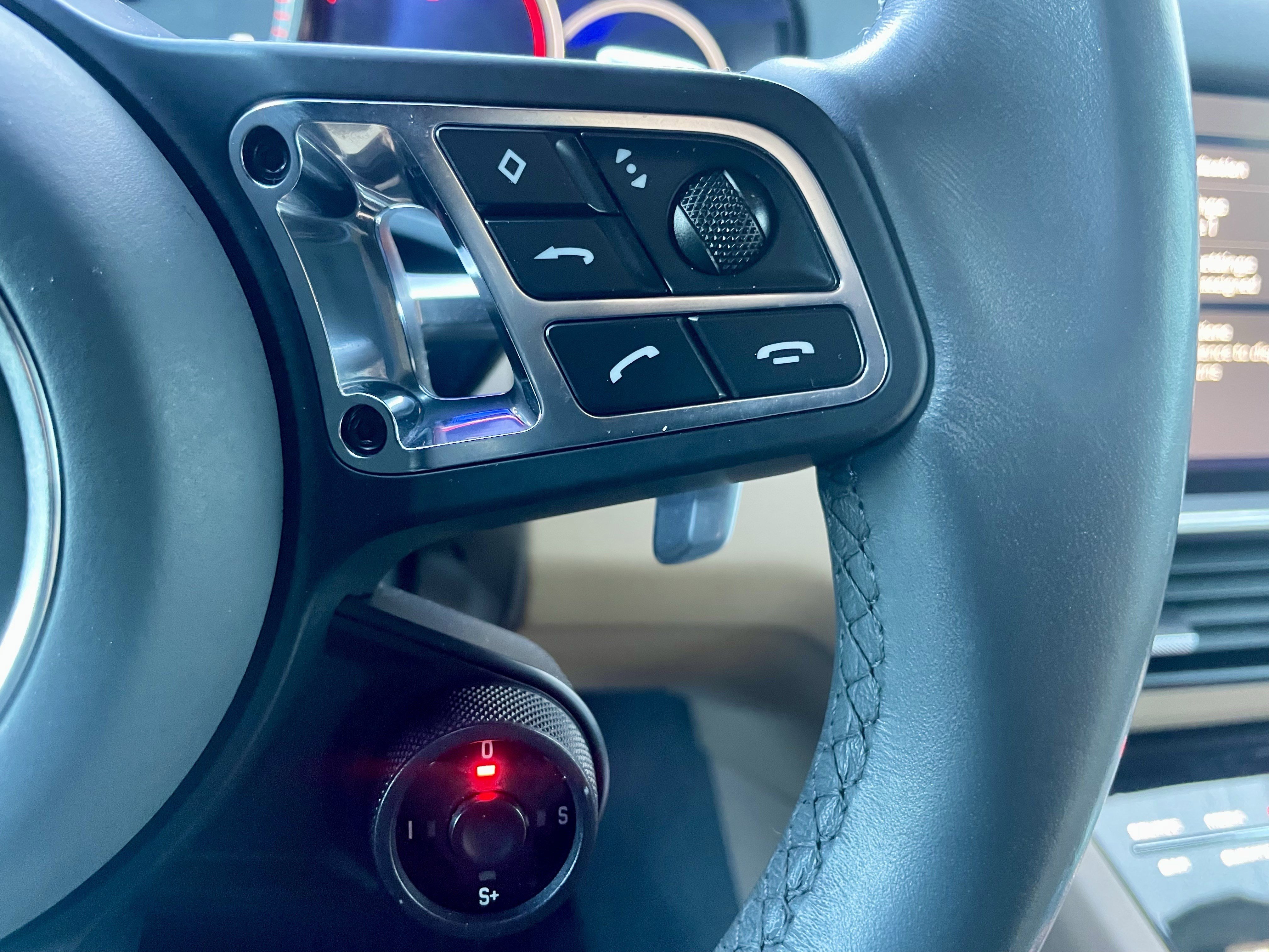 Used 2021 Porsche Cayenne Turbo image 22