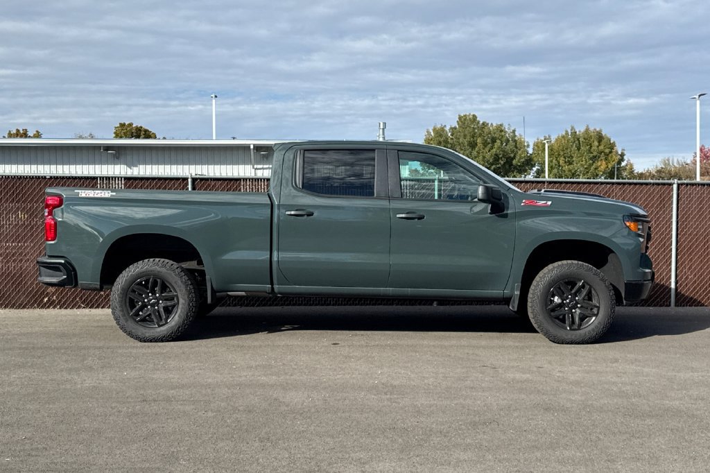 Used 2025 Chevrolet Silverado 1500 Custom Trail Boss AWD/4WD image 3