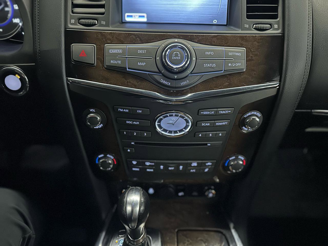 Used 2011 INFINITI QX56 4WD w/ Deluxe Touring Pkg image 23