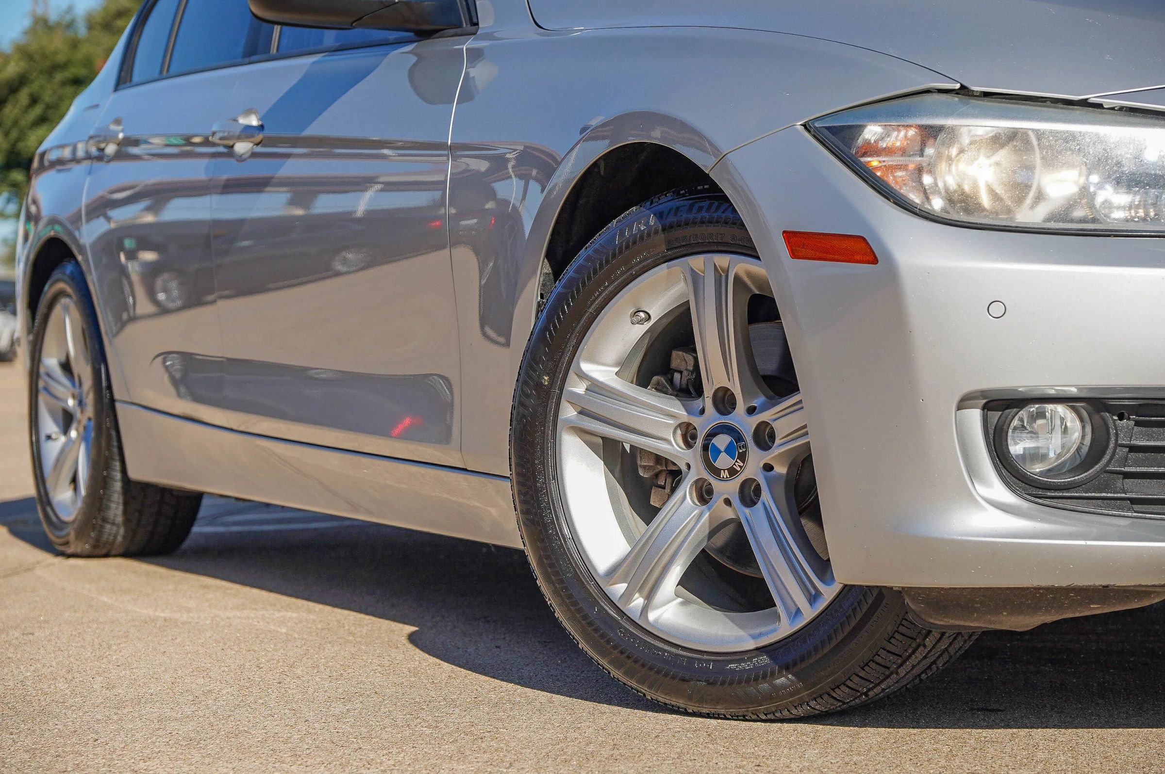 Used 2014 BMW 320i Sedan RWD image 2