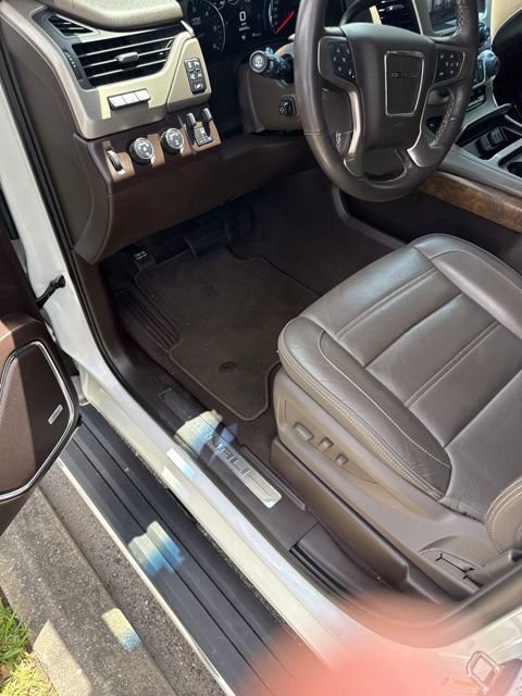 Certified 2019 GMC Yukon Denali w/ Denali Ultimate Package AWD/4WD image 11