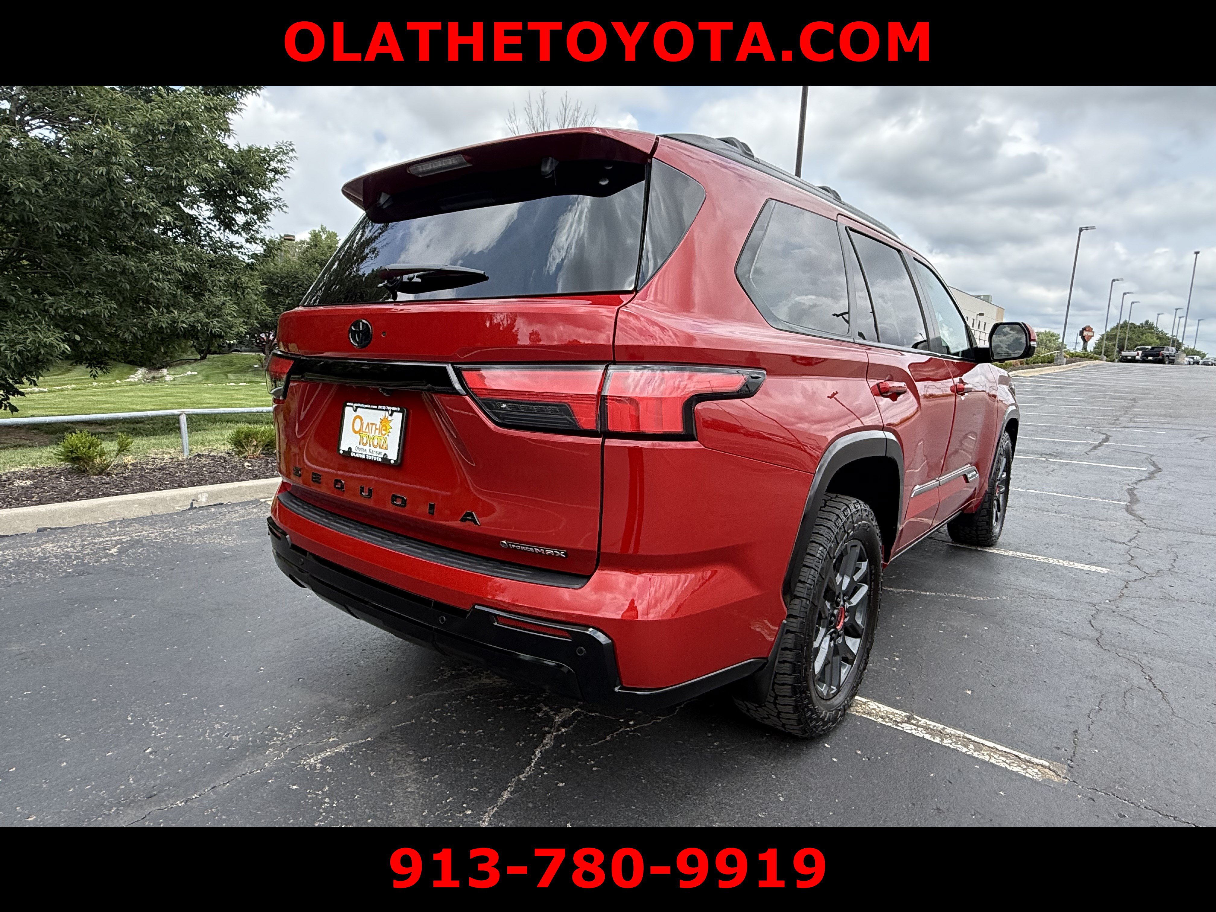 Certified 2025 Toyota Sequoia Platinum AWD/4WD image 3