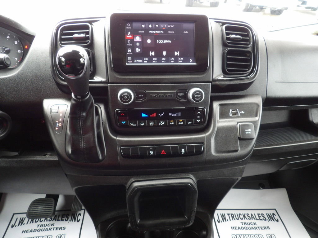 Used 2024 RAM ProMaster 2500 w/ Convenience Group FWD image 23
