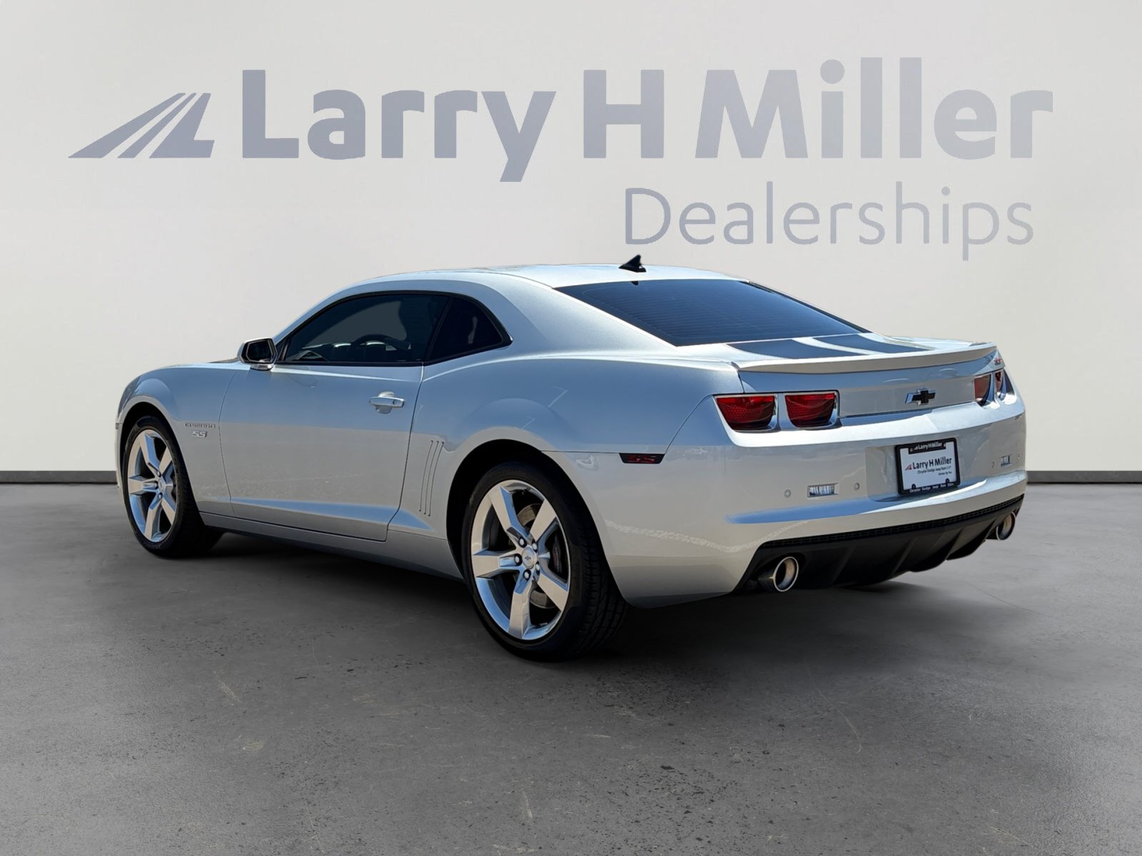 Used 2010 Chevrolet Camaro SS w/ RS Package RWD image 4