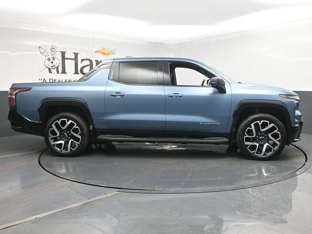 Certified 2025 Chevrolet Silverado EV RST AWD/4WD image 43