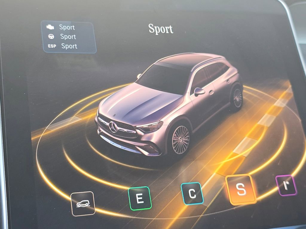 Used 2026 Mercedes-Benz GLC 300 4MATIC image 32