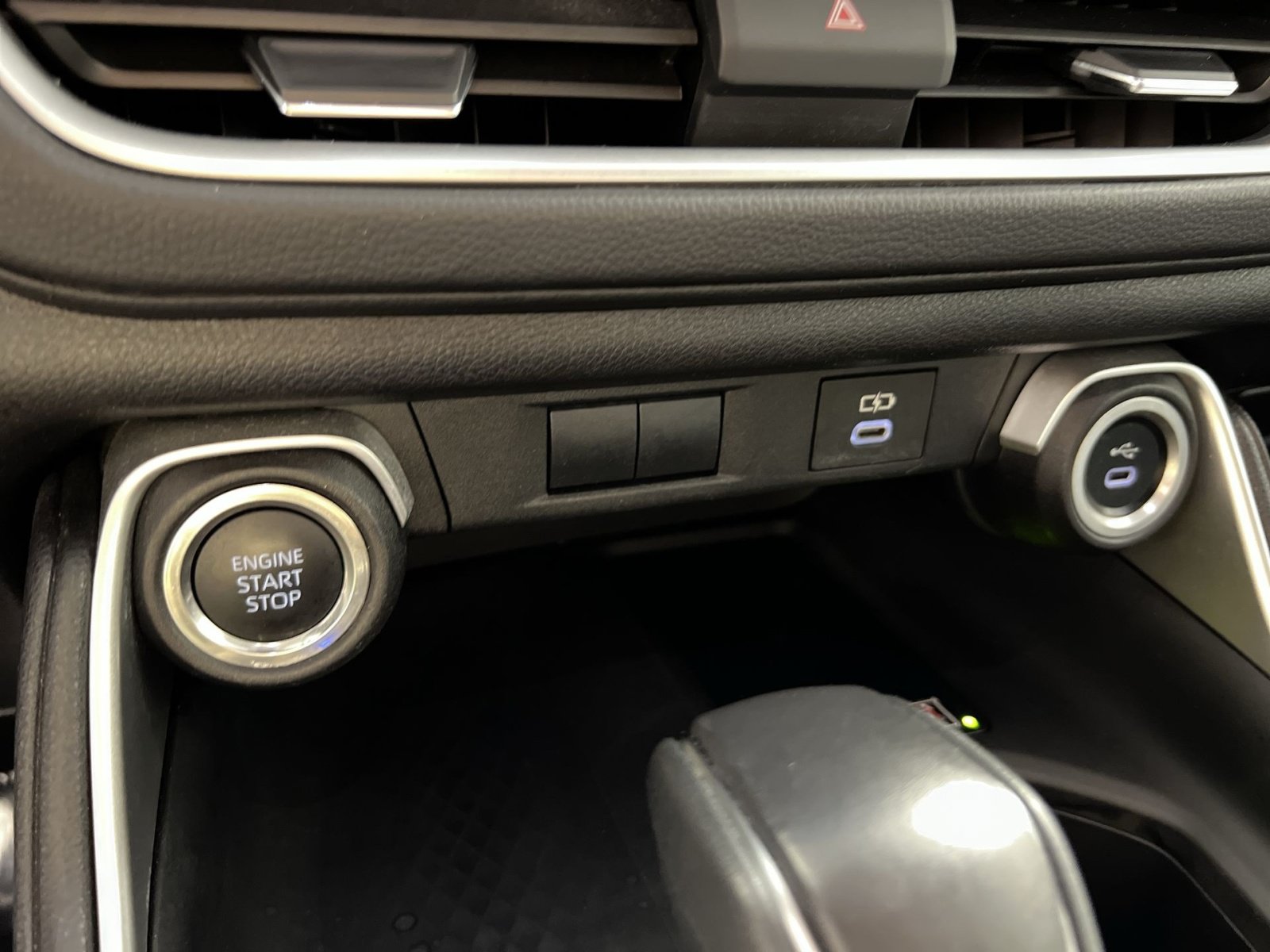 Used 2025 Toyota Grand Highlander AWD image 31