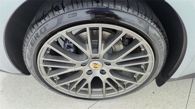 Used 2023 Porsche Panamera Platinum Edition image 57