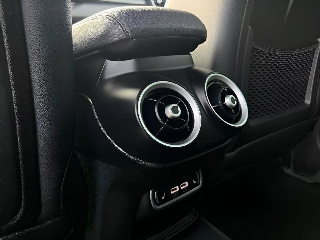 Used 2023 Alfa Romeo Stelvio Sprint RWD image 20