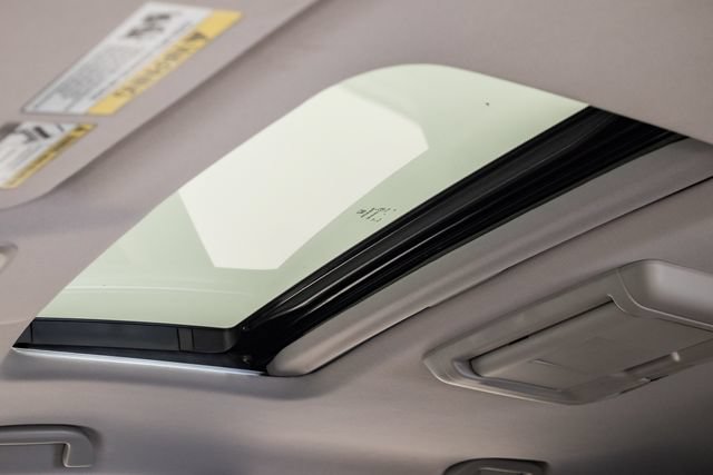 Used 2016 Honda Pilot Touring image 11