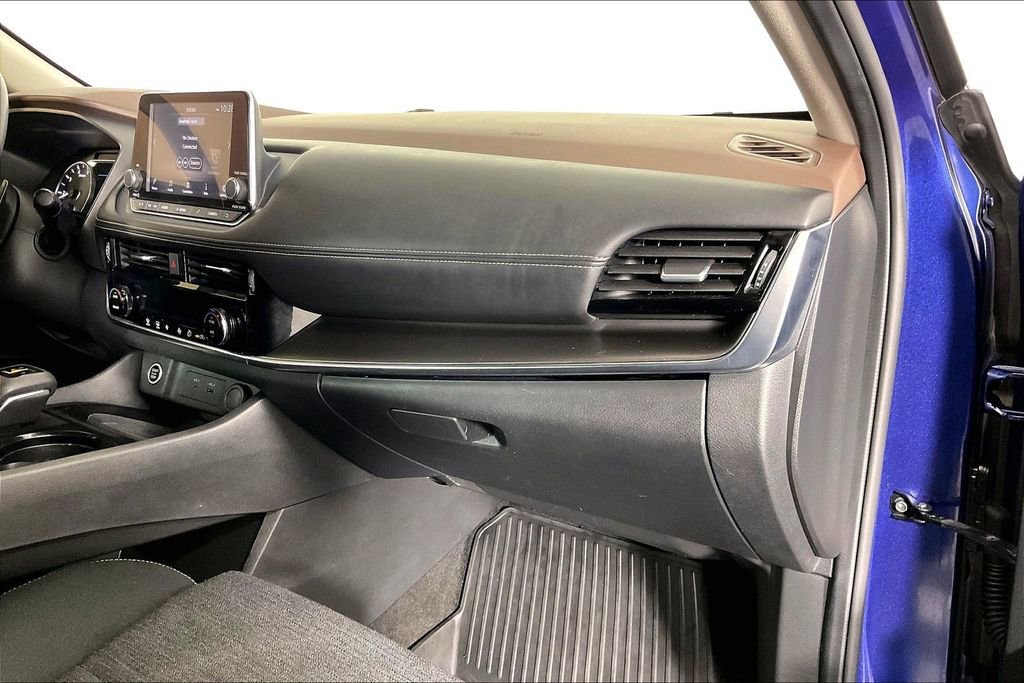 Used 2022 Nissan Rogue SV AWD/4WD image 22