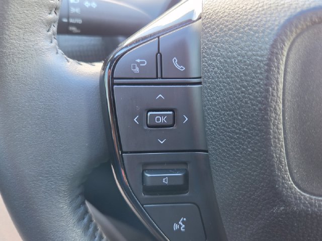 Used 2025 Toyota bZ4X AWD image 47