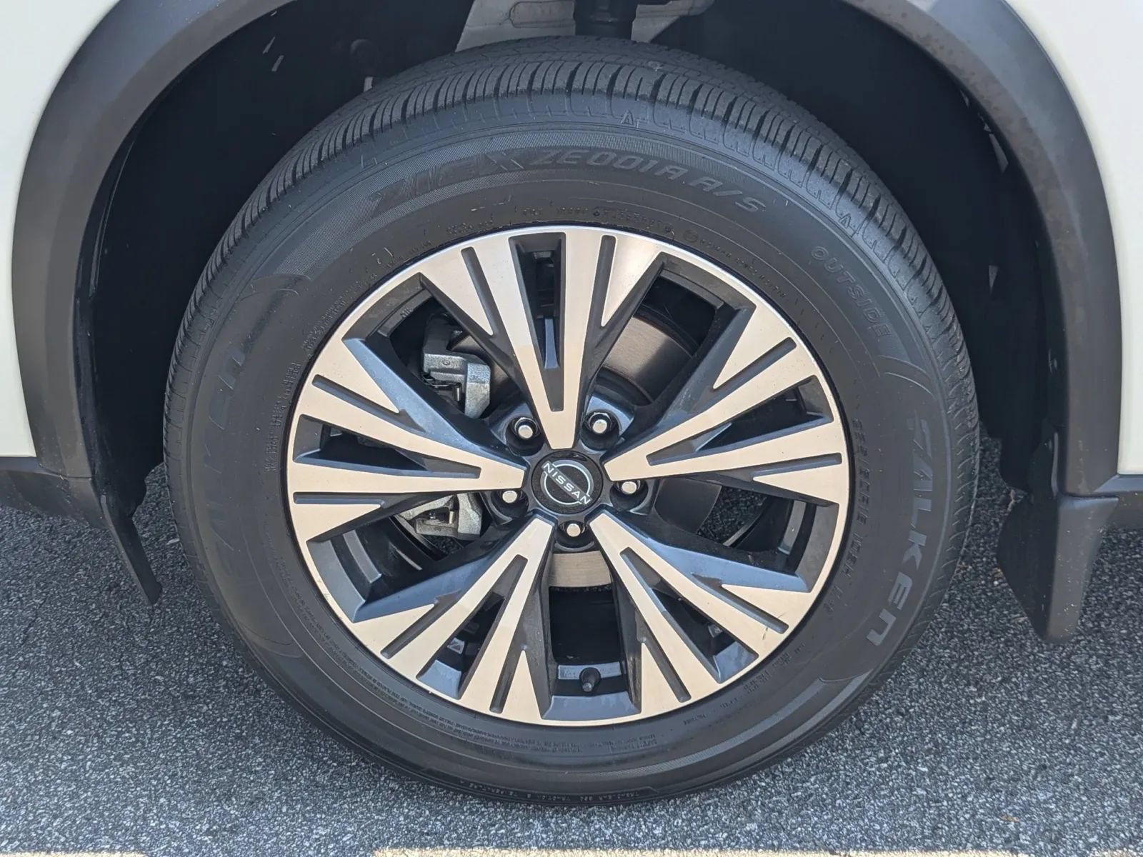 Certified 2023 Nissan Rogue SV w/ SV Premium B Package FWD image 11